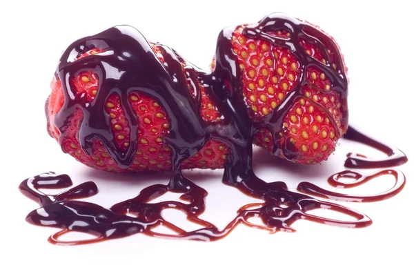 초콜릿 토 핑과 딸기 — 스톡 사진