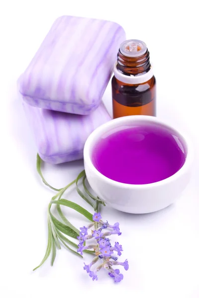 Lavendelblüte, Seife und Extrakt — Stockfoto