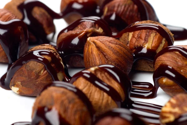 Orzechy laskowe z polewy czekoladowe — Zdjęcie stockowe