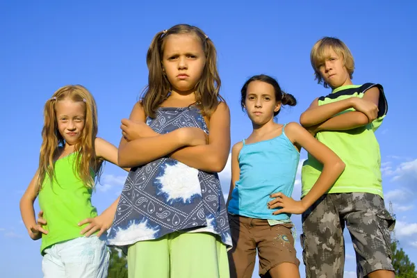 Gang czworo dzieci — Zdjęcie stockowe