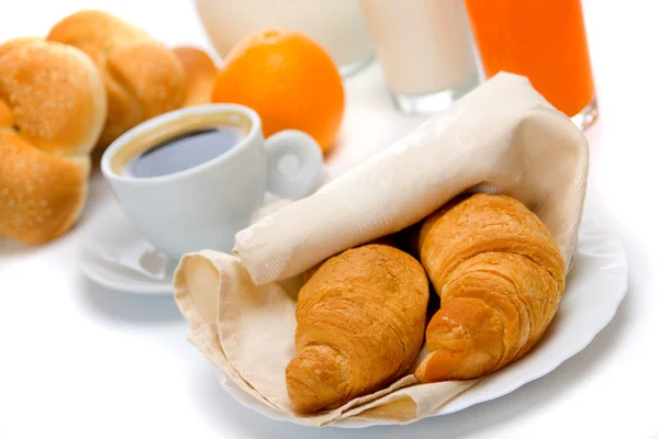 Kruvasan kahvaltı için — Stok fotoğraf