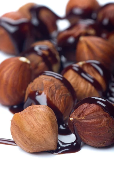 Орехи с шоколадной начинкой — стоковое фото
