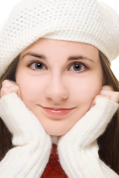 Красивая молодая девушка в зимнем наряде — стоковое фото