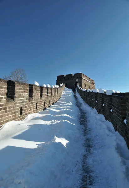 雪の下の万里の長城 — ストック写真