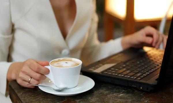 Café e computador — Fotografia de Stock