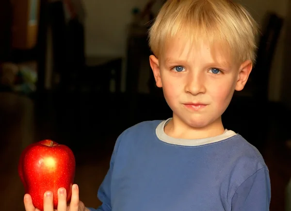 Яблочный мальчик — стоковое фото
