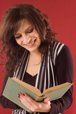 Öğrenci kitap ile