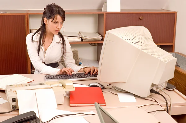 Office vrouw op kantoor — Stockfoto