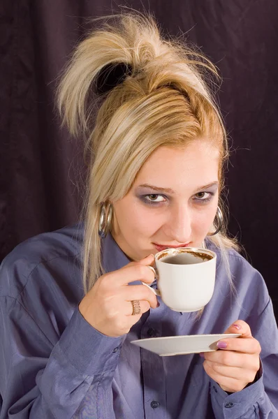 Питьевой кофе — стоковое фото