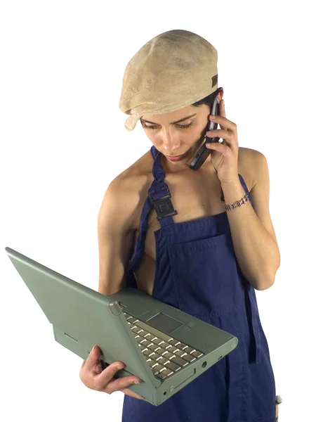 Laptop och telefon kommunikation — Stockfoto