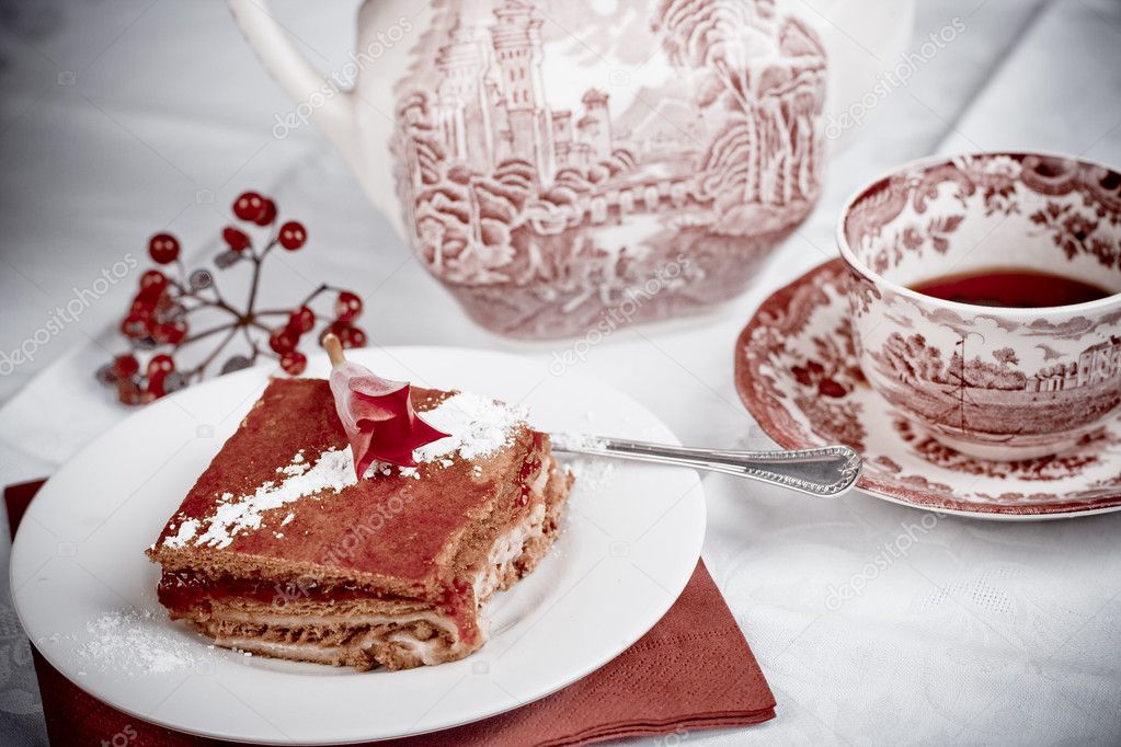 Raspberry cake and tea