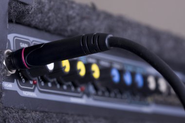 A guitar amplifier