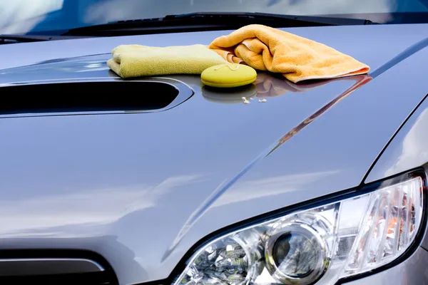 Уборка автомобиля — стоковое фото
