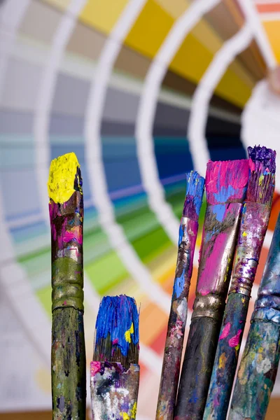 Equipo artístico y carta de colores —  Fotos de Stock