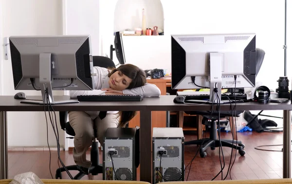 Cansado no trabalho — Fotografia de Stock