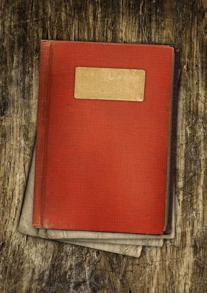 Antiguo libro vintage sobre madera — Foto de Stock