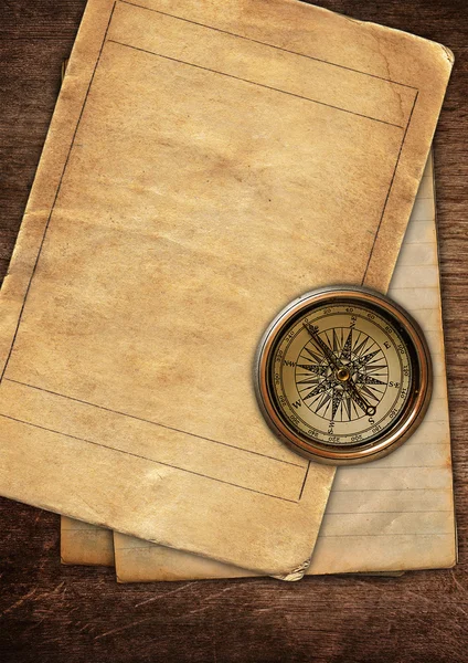 Vintage gamla papper och kompass — Stockfoto