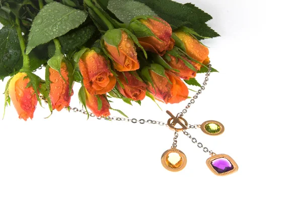 Bouquet e un ornamento gioielliere — Foto Stock