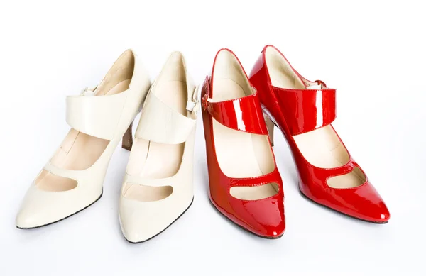Nuove scarpe eleganti su un tacco alto — Foto Stock