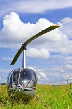 alan güneş gününde helikopter