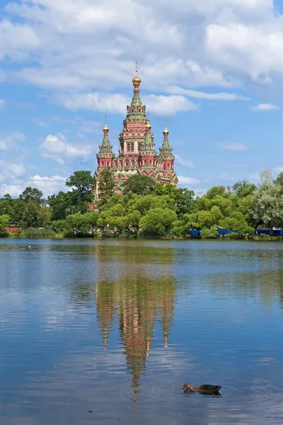 Russia, Peterhof and the Church — Stock Photo, Image