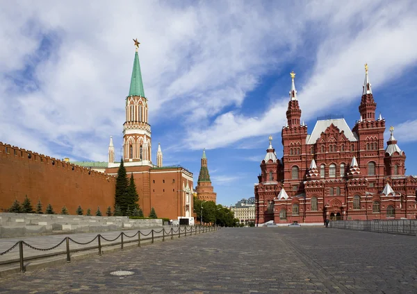 Moscow, Kremlin wall and Kremlin — Stock Photo, Image