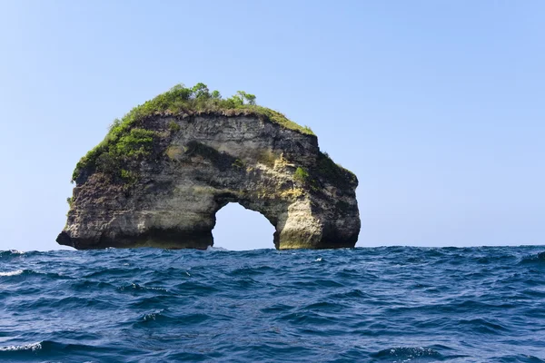 Rocas en el océano, Indonesia — Foto de Stock