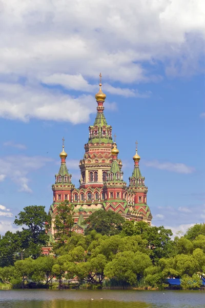 Russia, Peterhof and the Church — Stock Photo, Image
