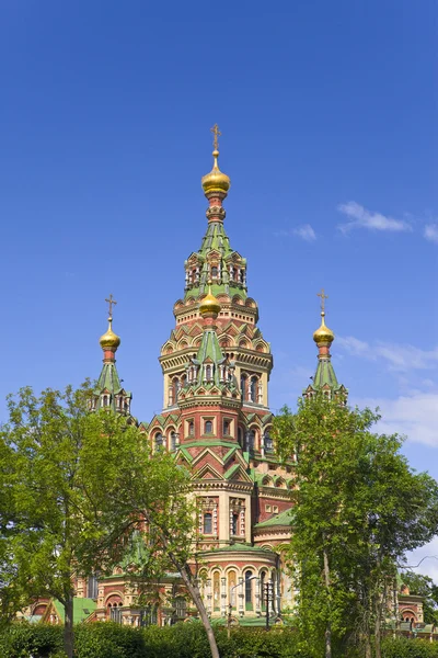 Росія, Петергофі і Церква Святого P — стокове фото