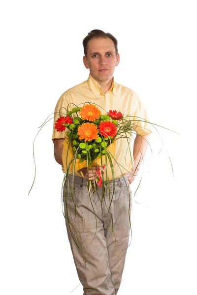 L'homme souriant avec un bouquet — Photo