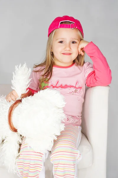 Pěkná mladá dívka v růžovém — Stock fotografie
