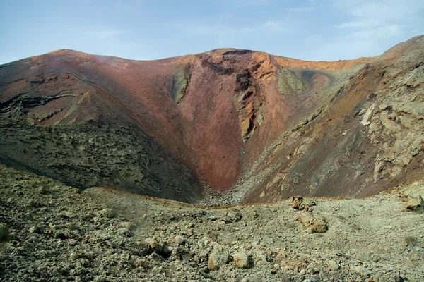 Cráter del volcán en Timanfaya — Foto de Stock