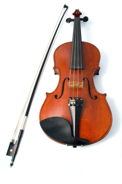 Violino isolado e arco em branco — Fotografia de Stock