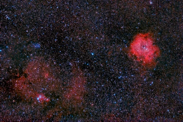 ロゼットおよび円錐形の星雲 — ストック写真