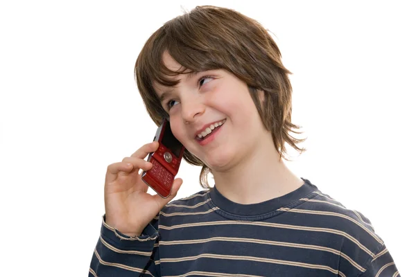 Bir cep telefonu üzerinde konuşurken mutlu çocuk — Stok fotoğraf