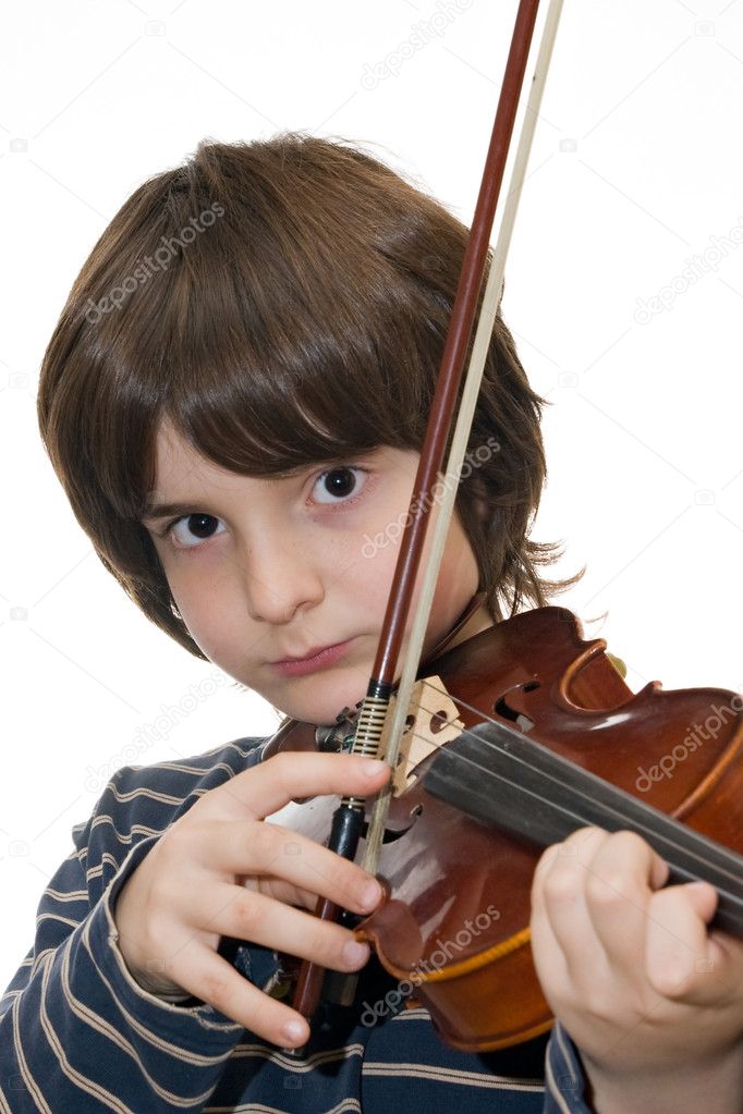 Resultado de imagem para menino tocando violino