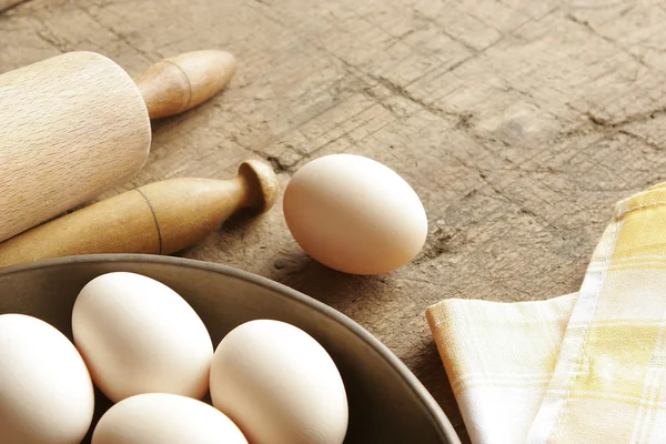 鸡蛋和rolling面杖 — 图库照片