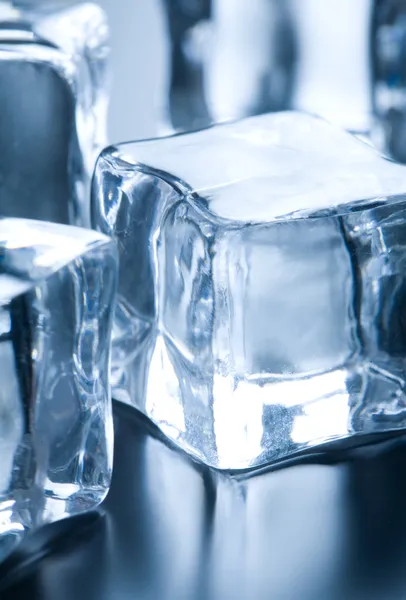 Ice cube üzerinde kapat — Stok fotoğraf