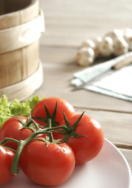 Tomates sur assiette — Photo