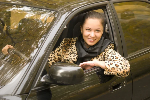 Mulher em automóvel — Fotografia de Stock