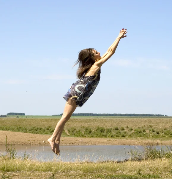 Kobieta latający — Zdjęcie stockowe