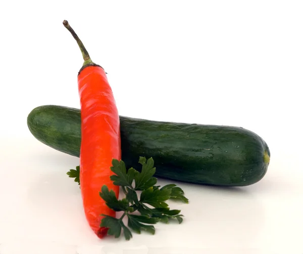 Peper, komkommer en peterselie ik — Stockfoto