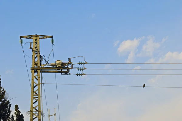 An overhead power line — Stock Photo, Image