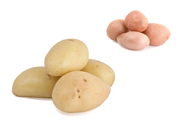 Batatas isoladas sobre fundo branco — Fotografia de Stock