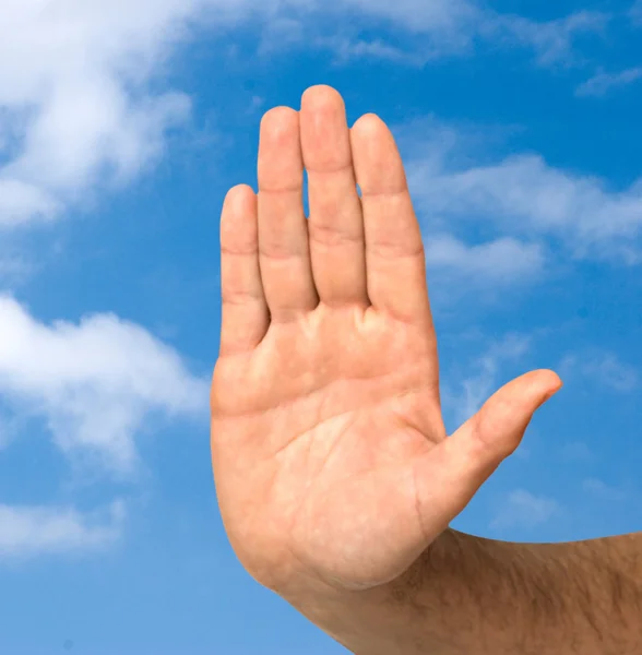 Mão protegendo céu limpo — Fotografia de Stock