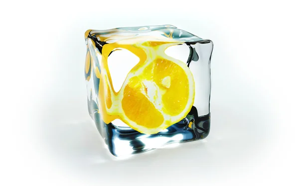 얼음 조각에 오렌지 — 스톡 사진