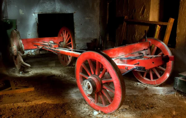 Broken Red wagon — Stock Photo, Image