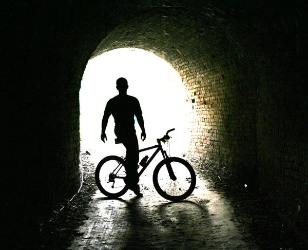 Ποδηλάτης με ποδήλατο Εικόνα Αρχείου