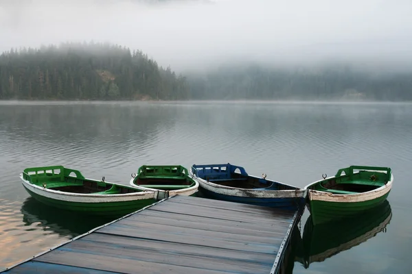 Boats on misty morning — Stock Photo, Image