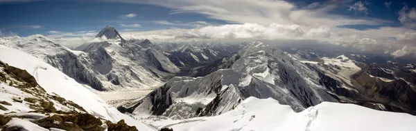 Високі гори panorama — стокове фото